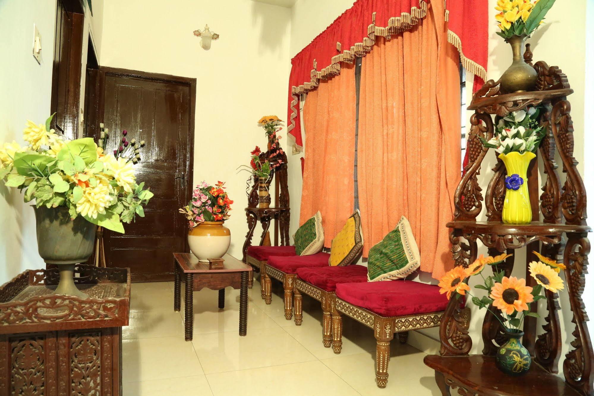 Dream Catcher Home Stay Kochi Exterior foto